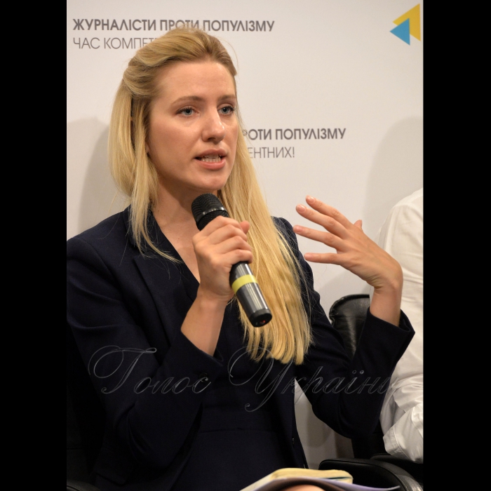21 липня 2017 Український кризовий медіа центр.
Дискусія щодо звітування громадських організацій та скасування е-декларування для 